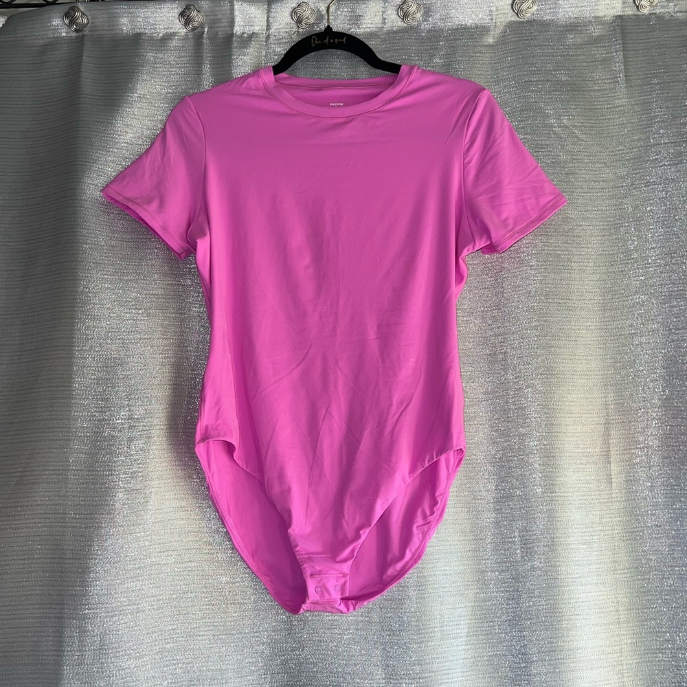 SKIMS Neon Orchid Short Sleeve Bodysuit
